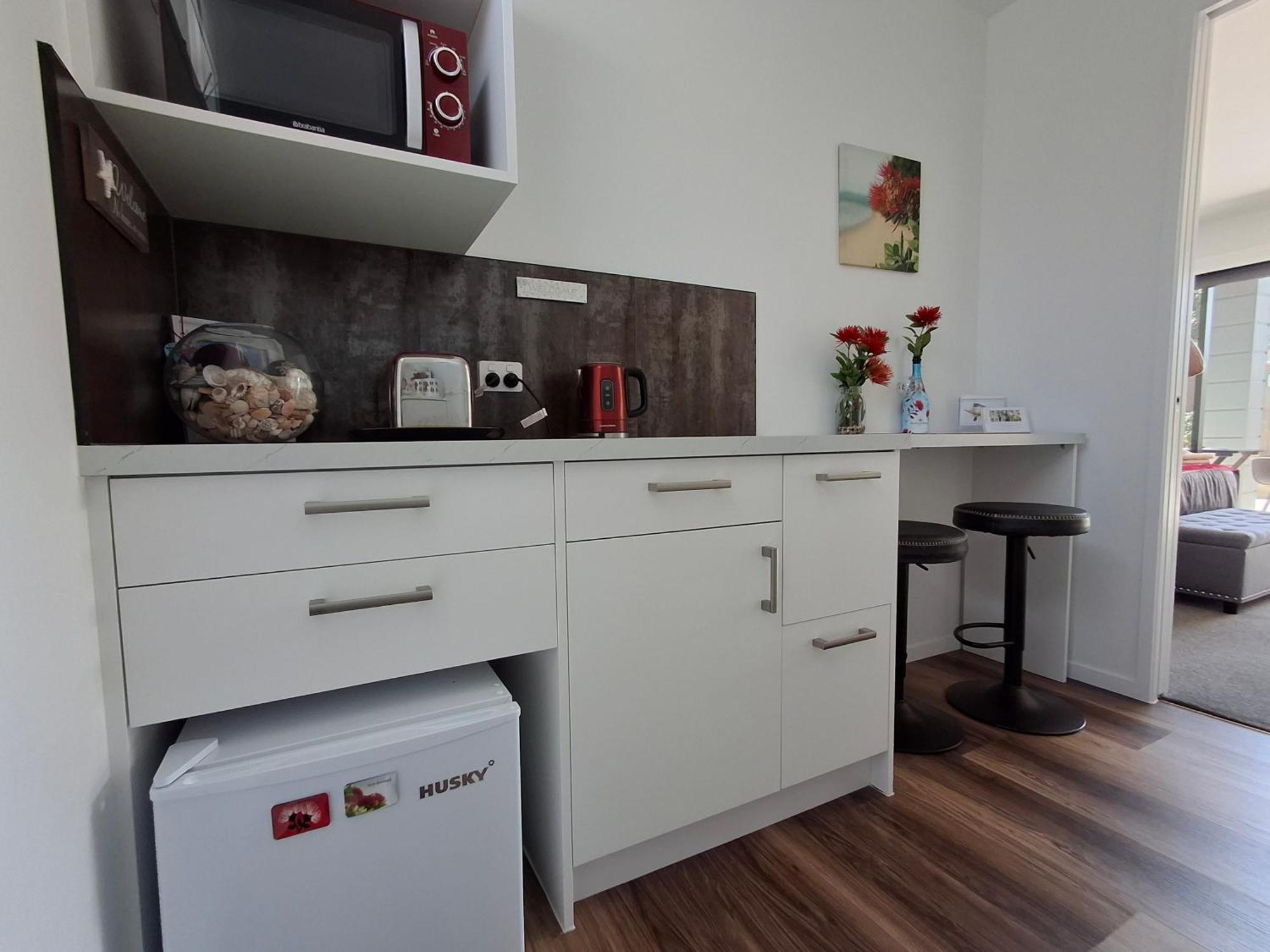 Papamoa Beach, Pohutukawa Deluxe Studio, On Hugoway Экстерьер фото
